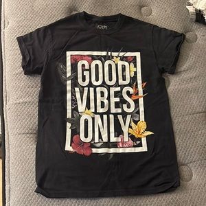Black “Good Vibes Only” tshirt